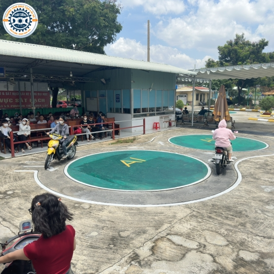 Khoá Học Thi Bằng Lái Xe Máy A1 và A