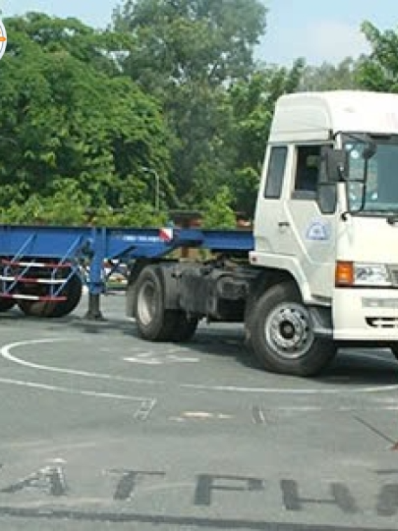 Khoá Học Thi Bằng Lái Xe Hạng FC